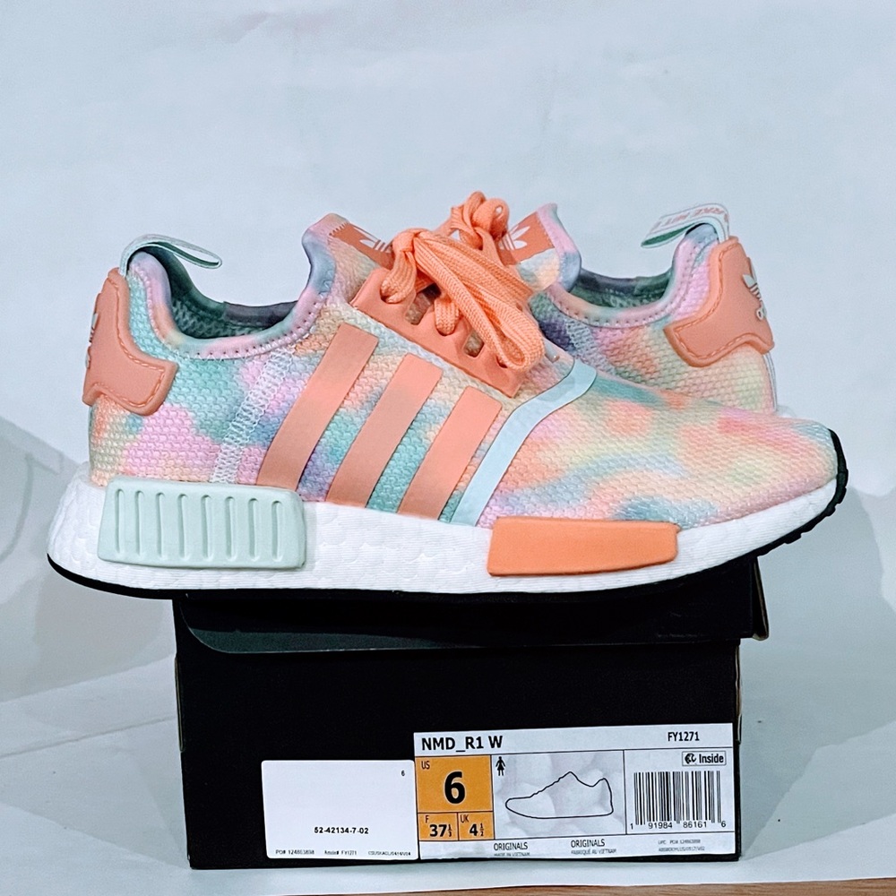 Adidas NMD _R1 W , size US 6, UK 4-1/2”. F 371/3. Color tie-dye FY1271